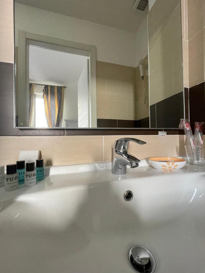 Ad Cavour Luxury Rooms - By Ad Roma エクステリア 写真
